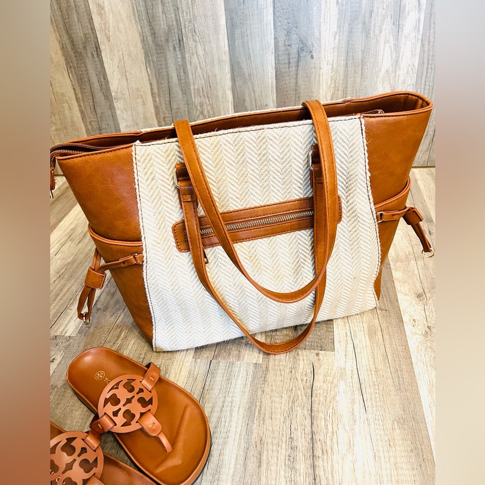 Urban Expressions Canvas Tote ⭐️NEW⭐️